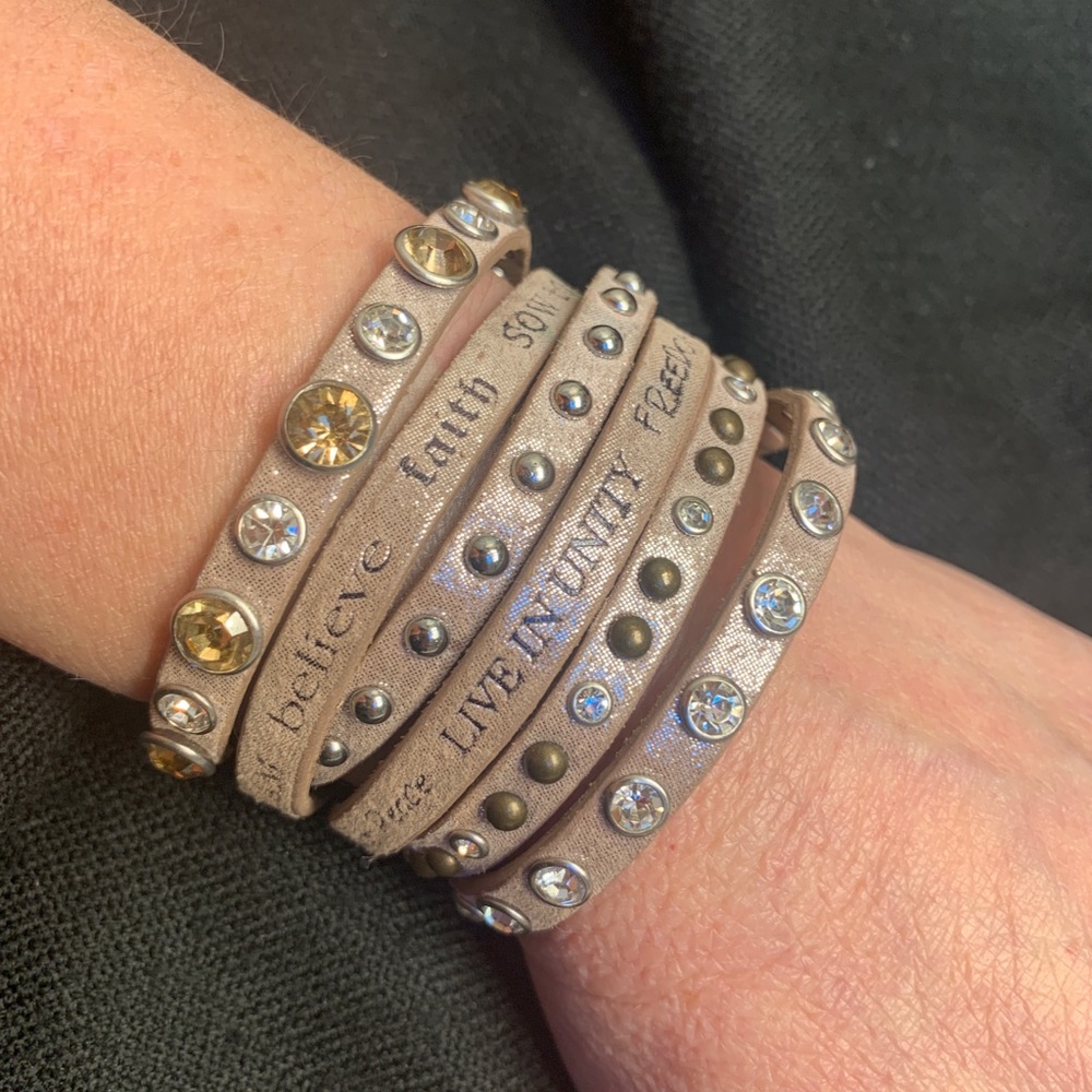 Good Works Make a Difference 5-layered leather inspirational bracelet.